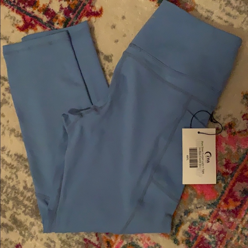 Zyia Leggings blue steel color.